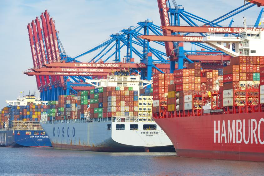 HDE-Adapt Klimafolgenanpassung Niedrigwasser Frachtschiff Lieferkette